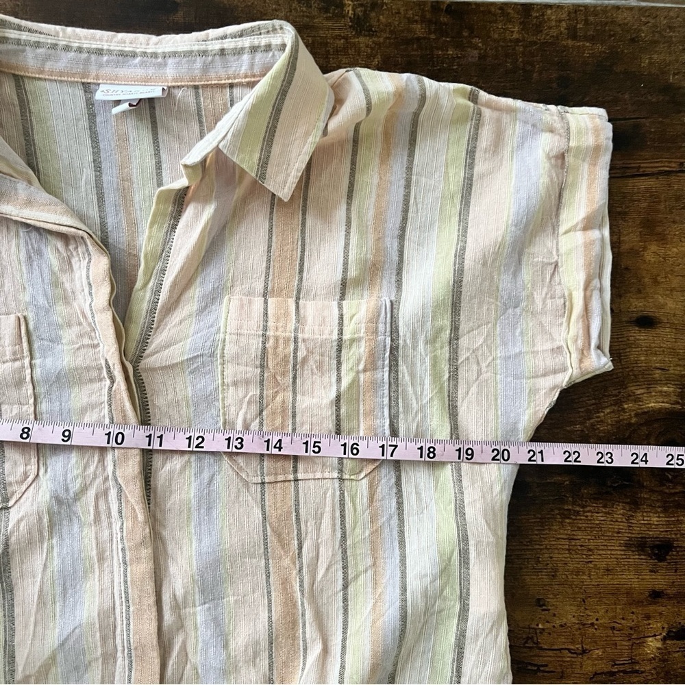 Shyanne Striped shirt Size Medium - Picture 10 of 11
